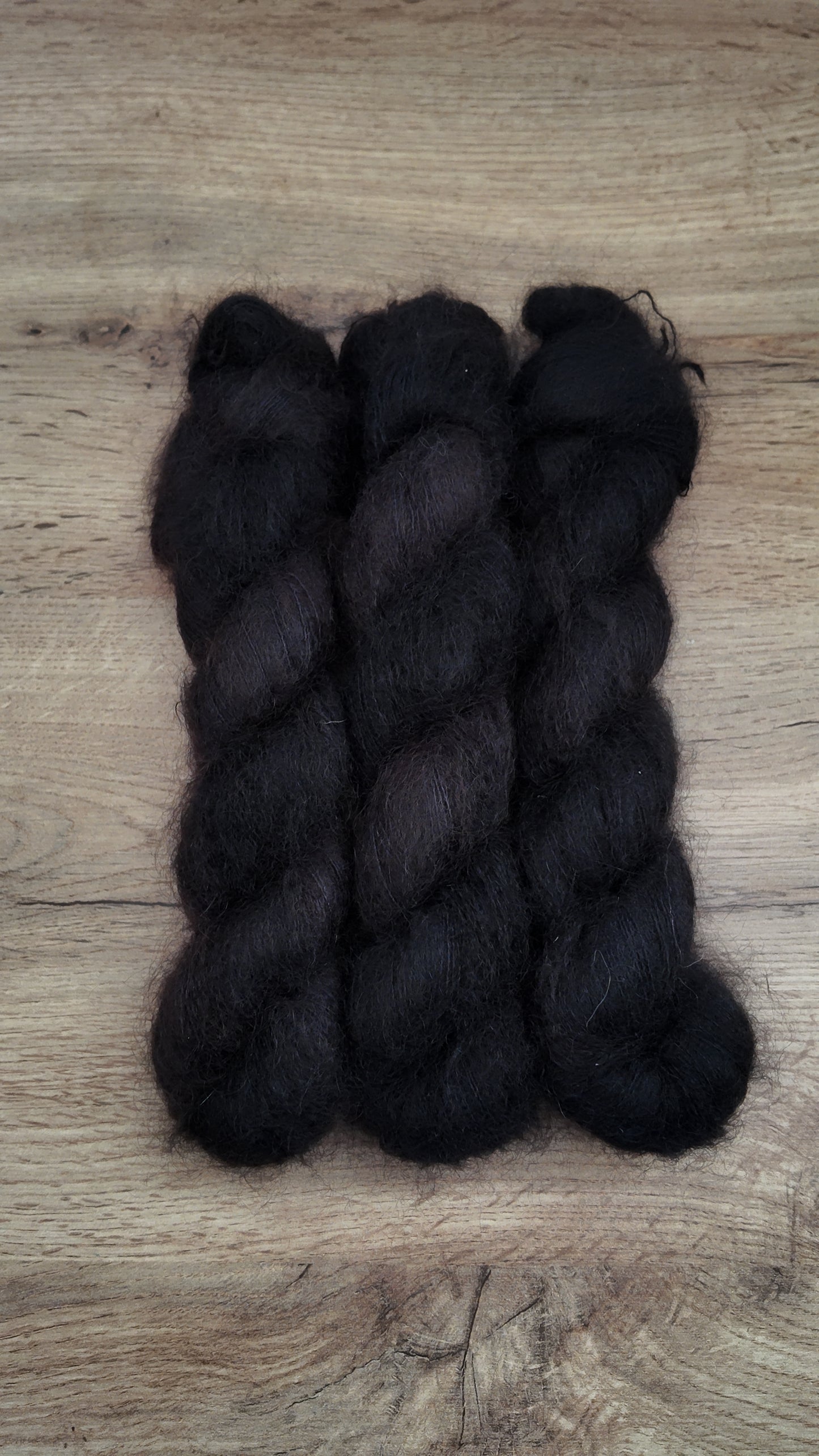 Écheveaux de laine teints à la main • Sombral