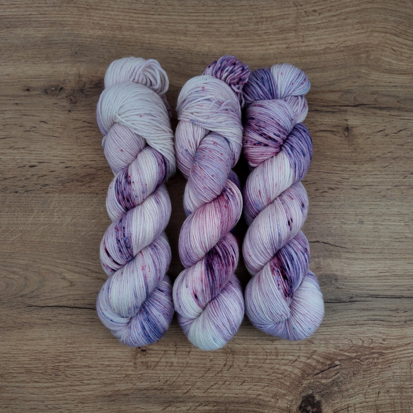 Écheveaux de laine teints à la main • Purple Dragon