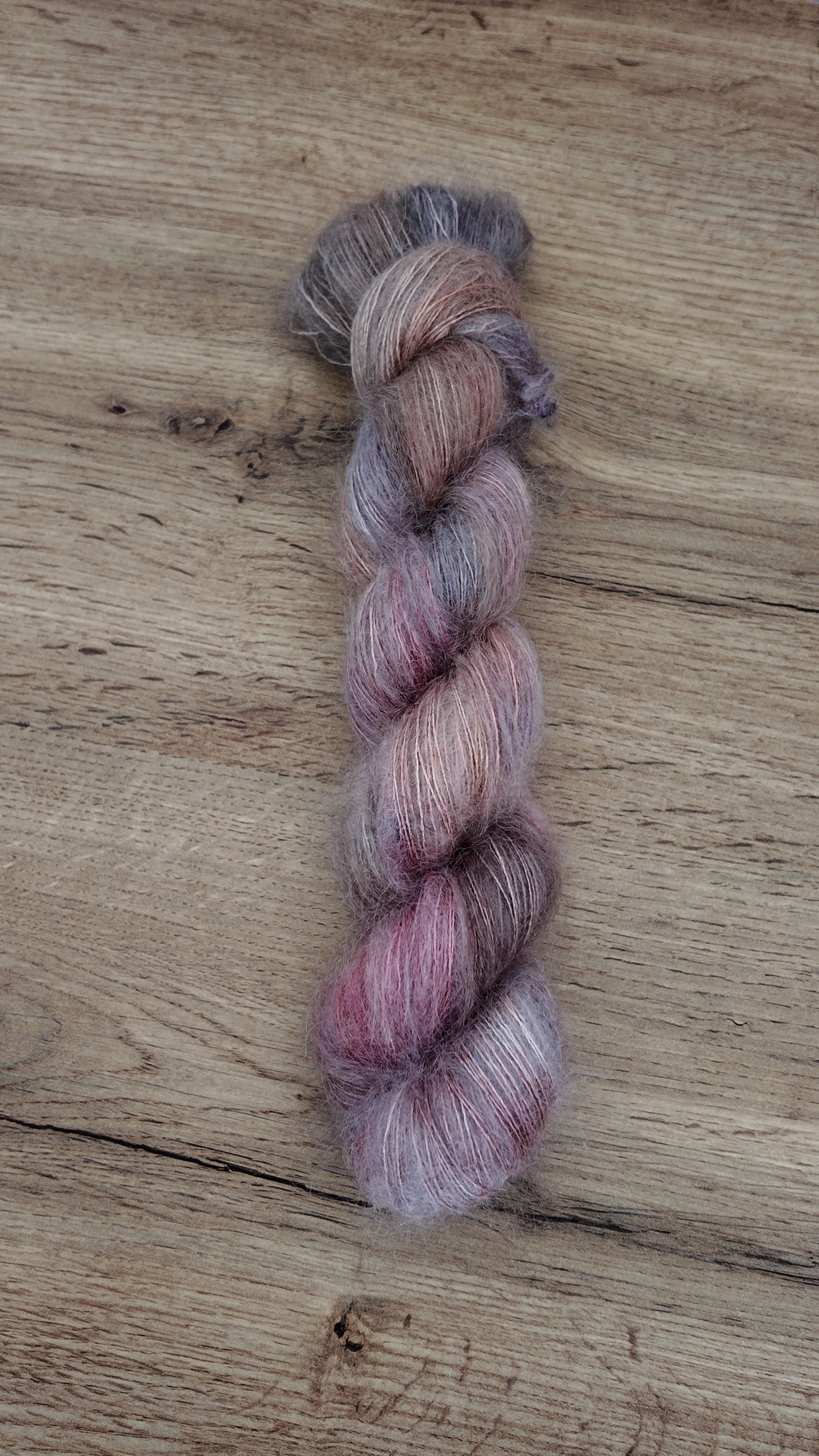 Écheveaux de laine teints à la main • Ostara