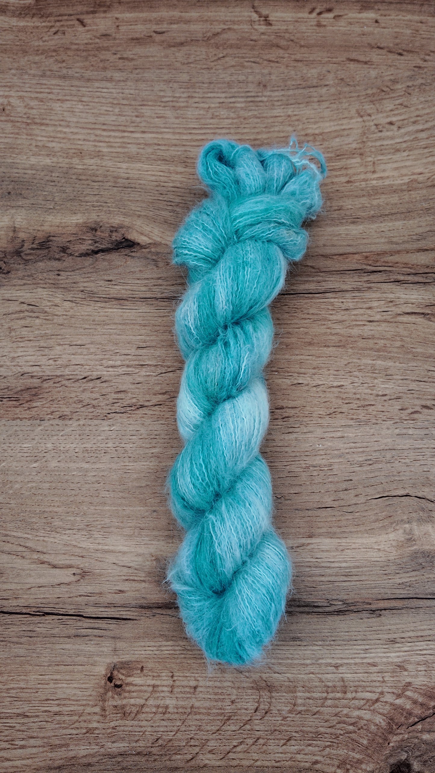 Écheveaux de laine teints à la main • Expecto Patronum