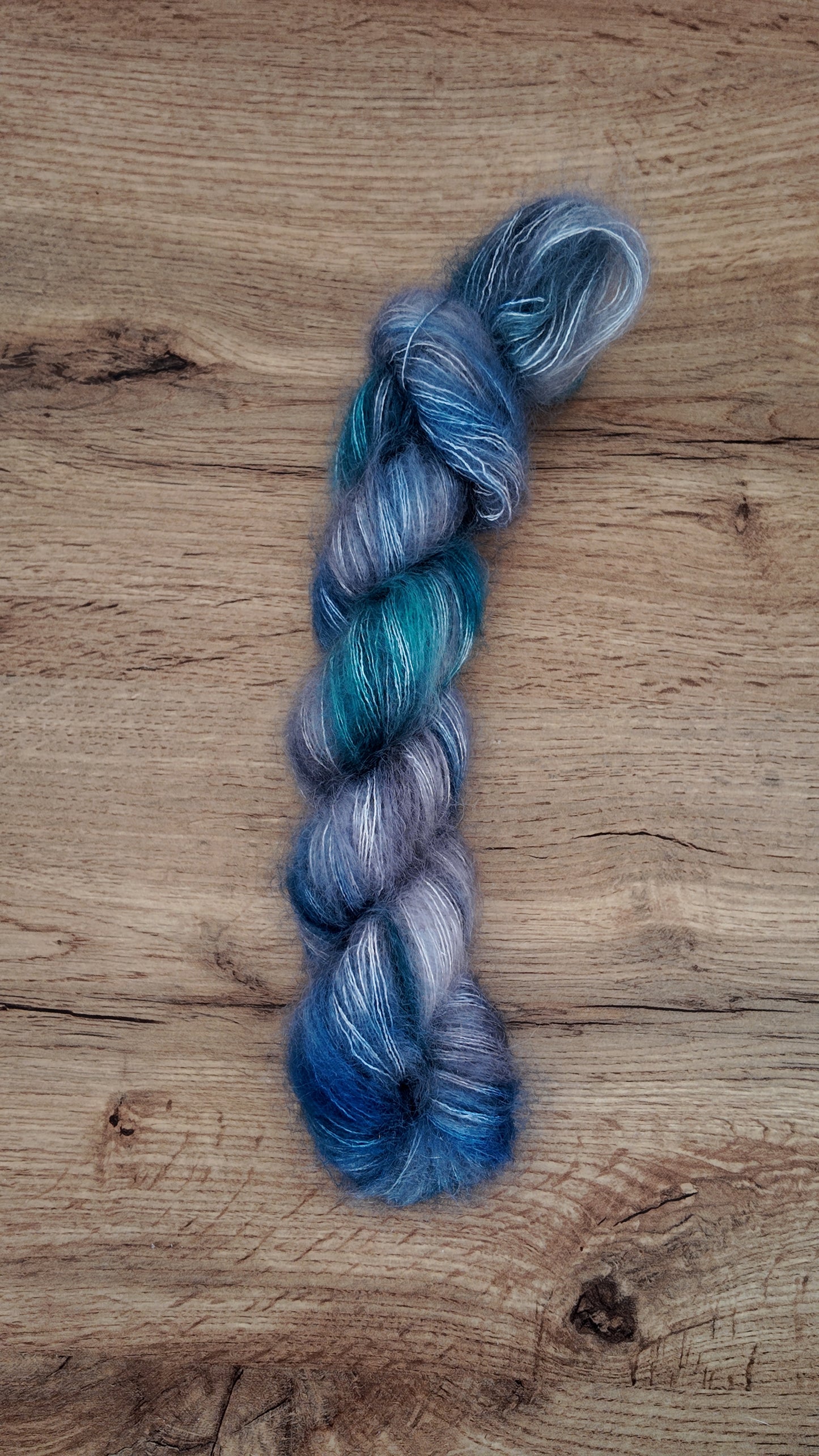 Écheveaux de laine teints à la main • Chat du Cheshire