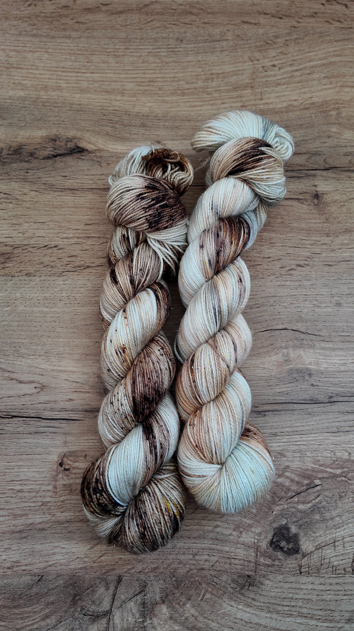 Écheveaux de laine teints à la main • Faune