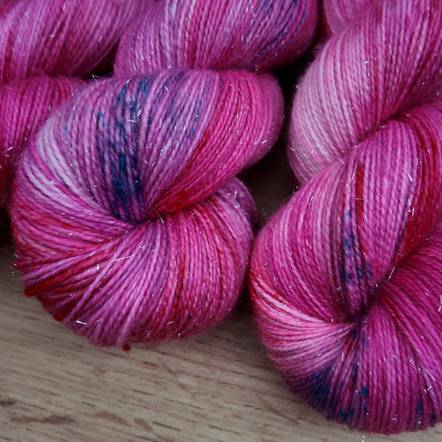 Echeveaux de laine teints à la main • Edition unique