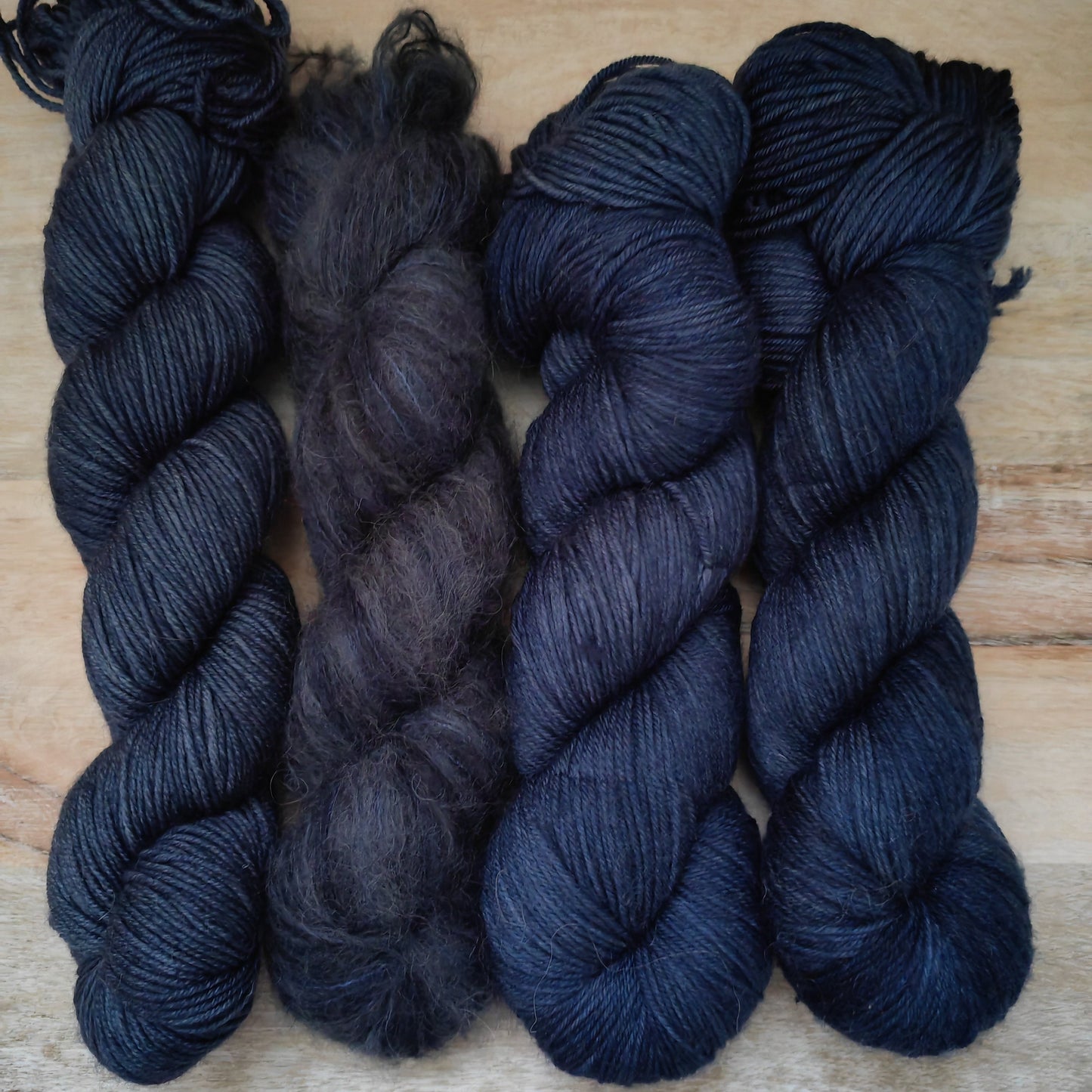 Écheveaux en pré-commande • Danse de Sabbat
