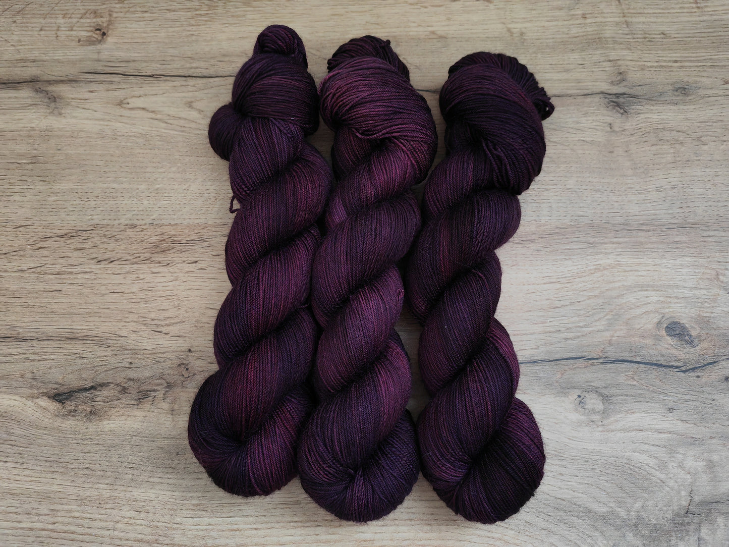 Écheveaux de laine • Coloris Bellatrix