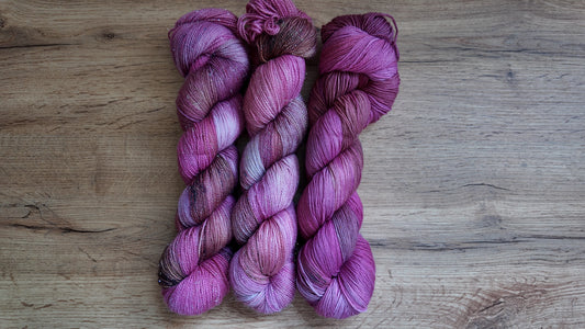 Echeveaux de laine teints à la main • Coloris Edition spéciale
