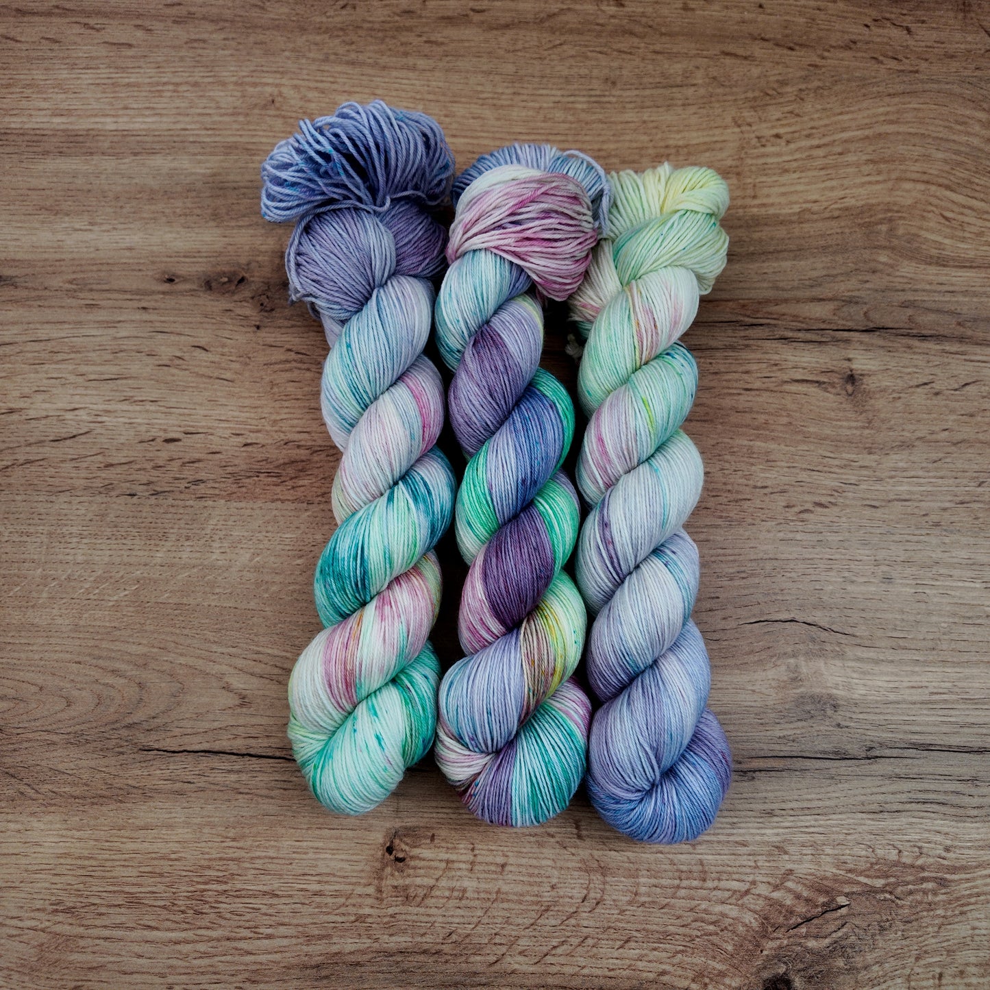 Écheveaux de laine teints à la main • Tea Party