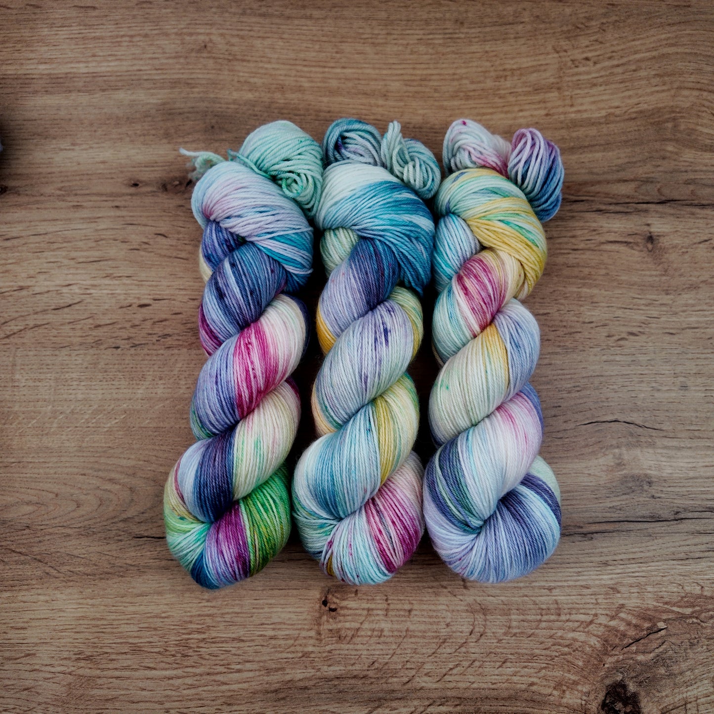 Écheveaux de laine teints à la main • Tea Party