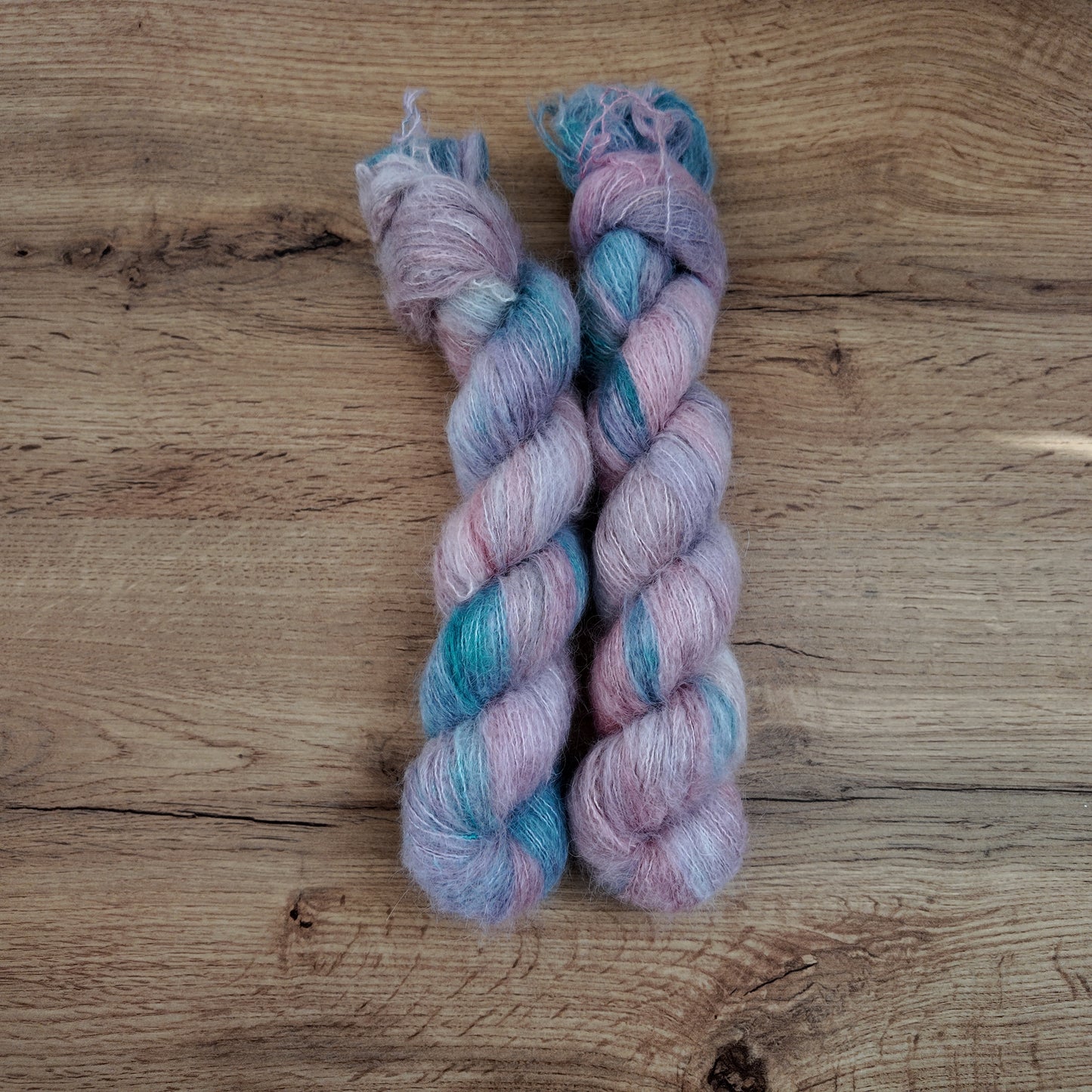 Écheveaux de laine teints à la main • Tea Party