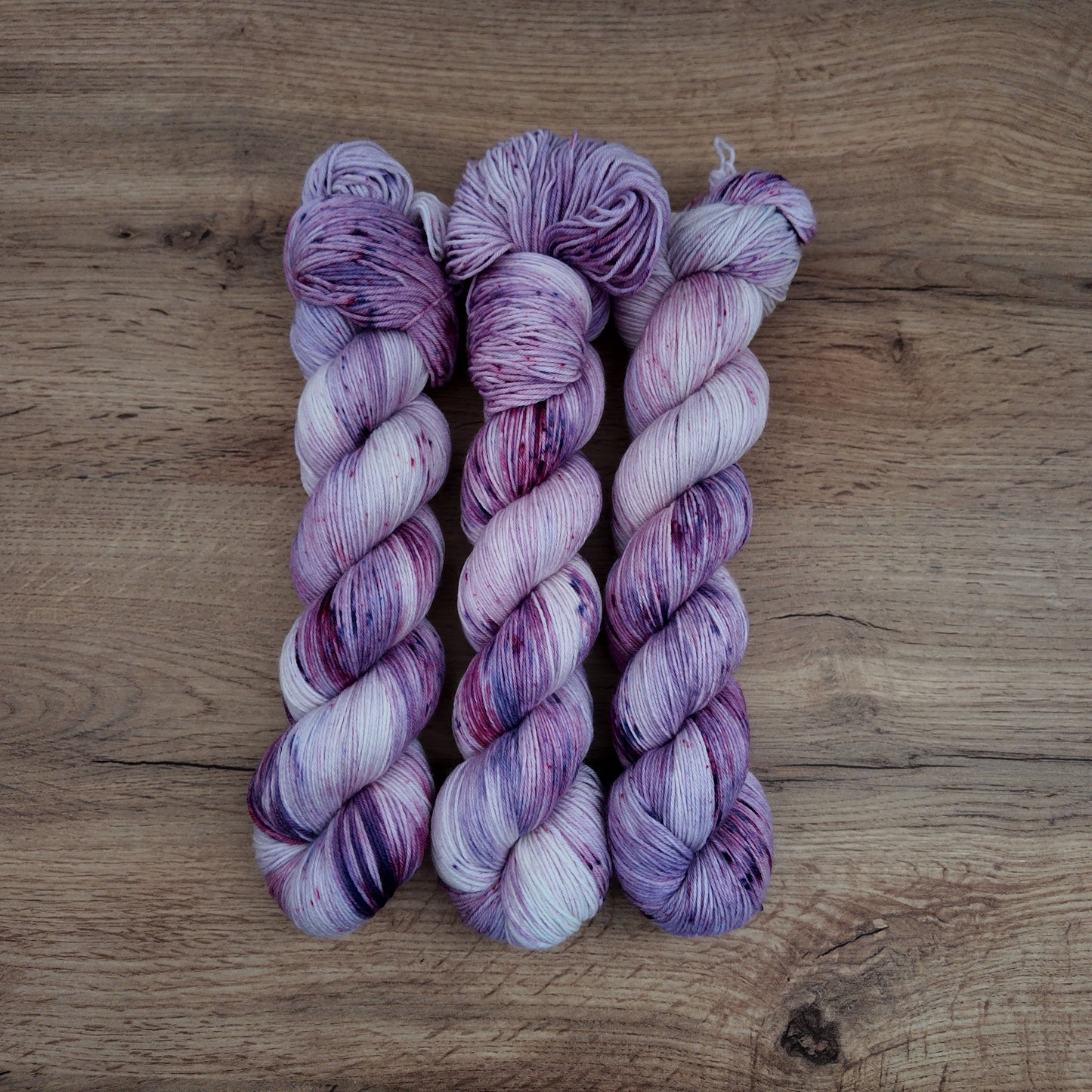 Écheveaux de laine teints à la main • Purple Dragon