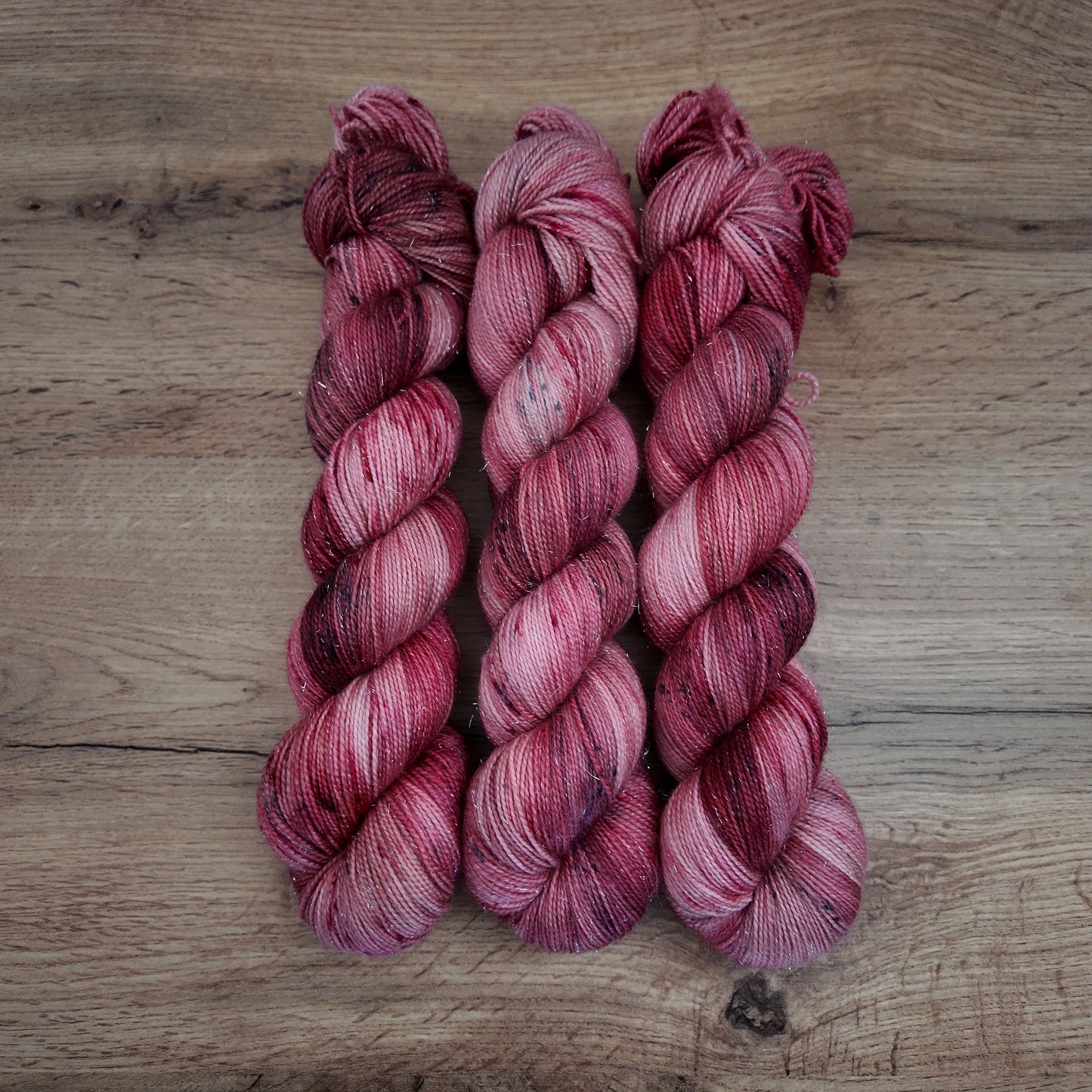 Écheveaux de laine teints à la main • Hermione