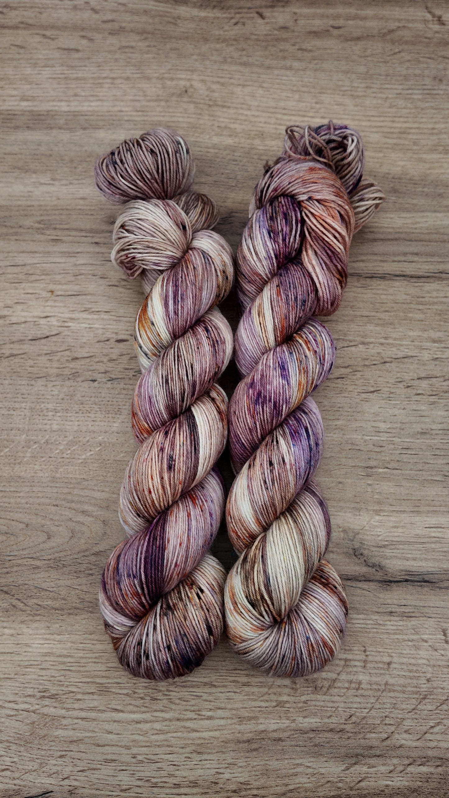 Écheveaux de laine teints à la main • Ostara