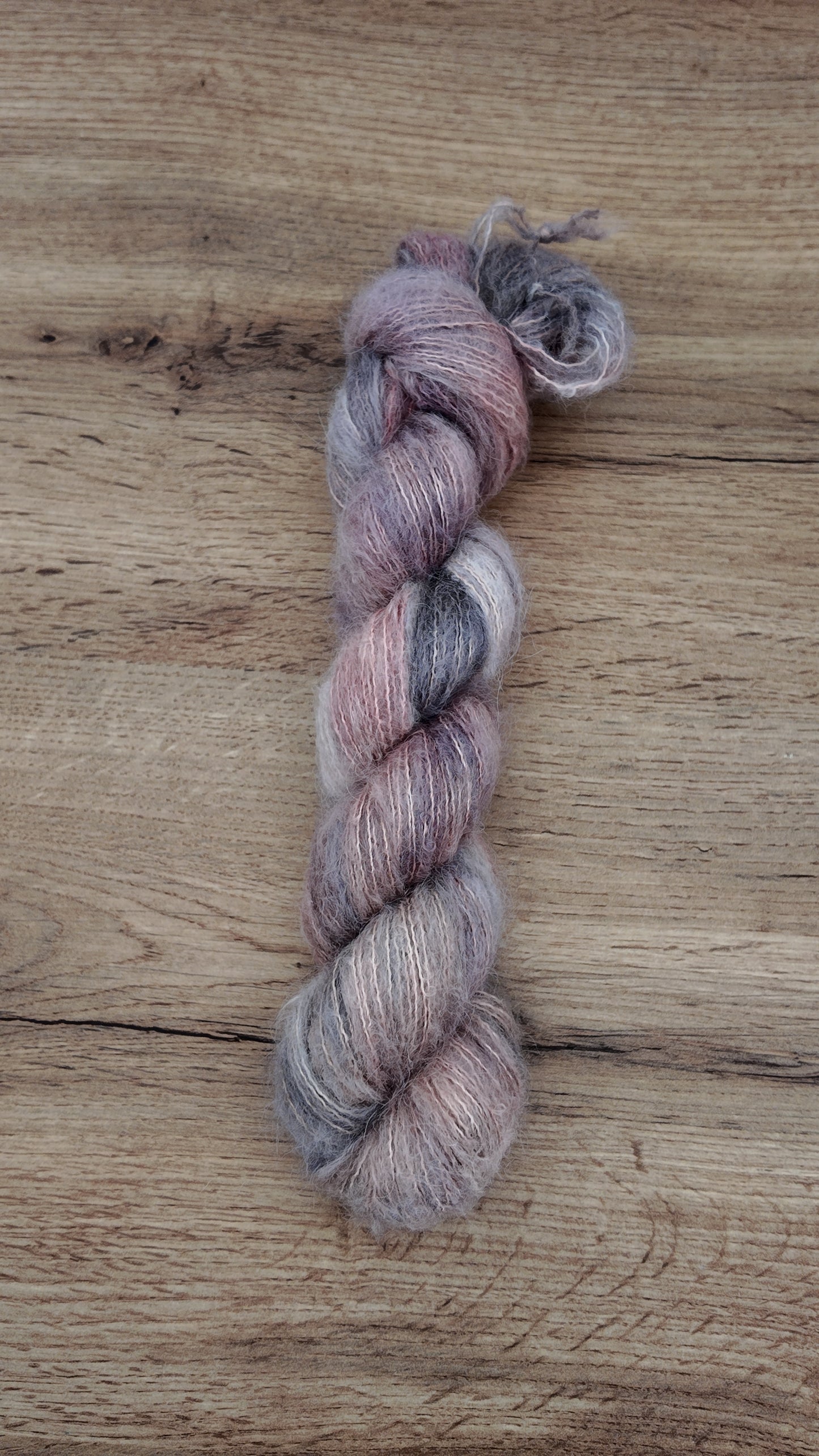 Écheveaux de laine teints à la main • Ostara