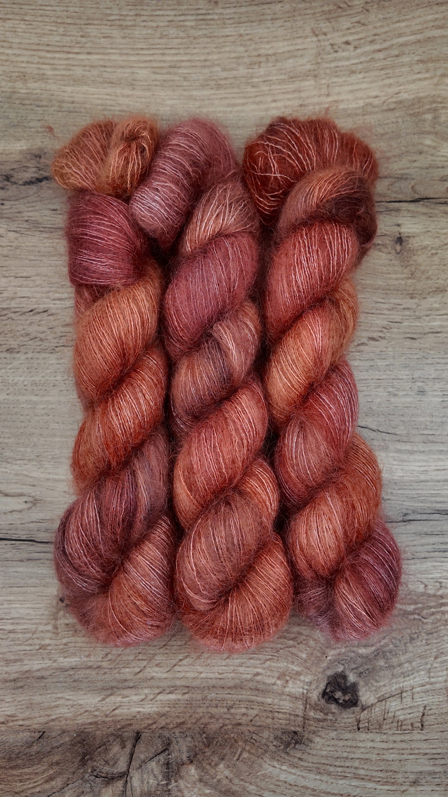 Écheveaux de laine teints à la main • Vacances chez la famille Weasley