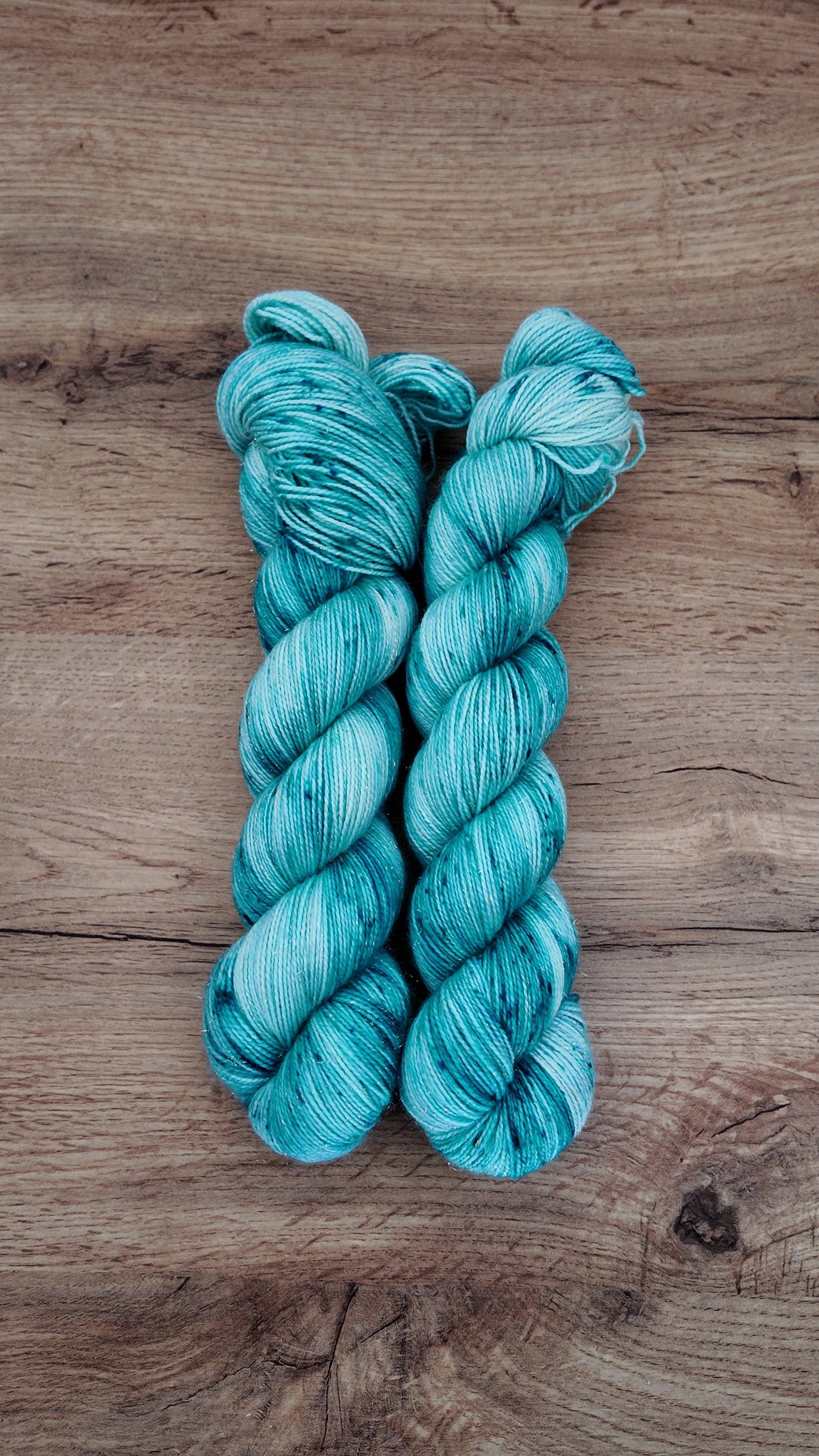 Écheveaux de laine teints à la main • Expecto Patronum