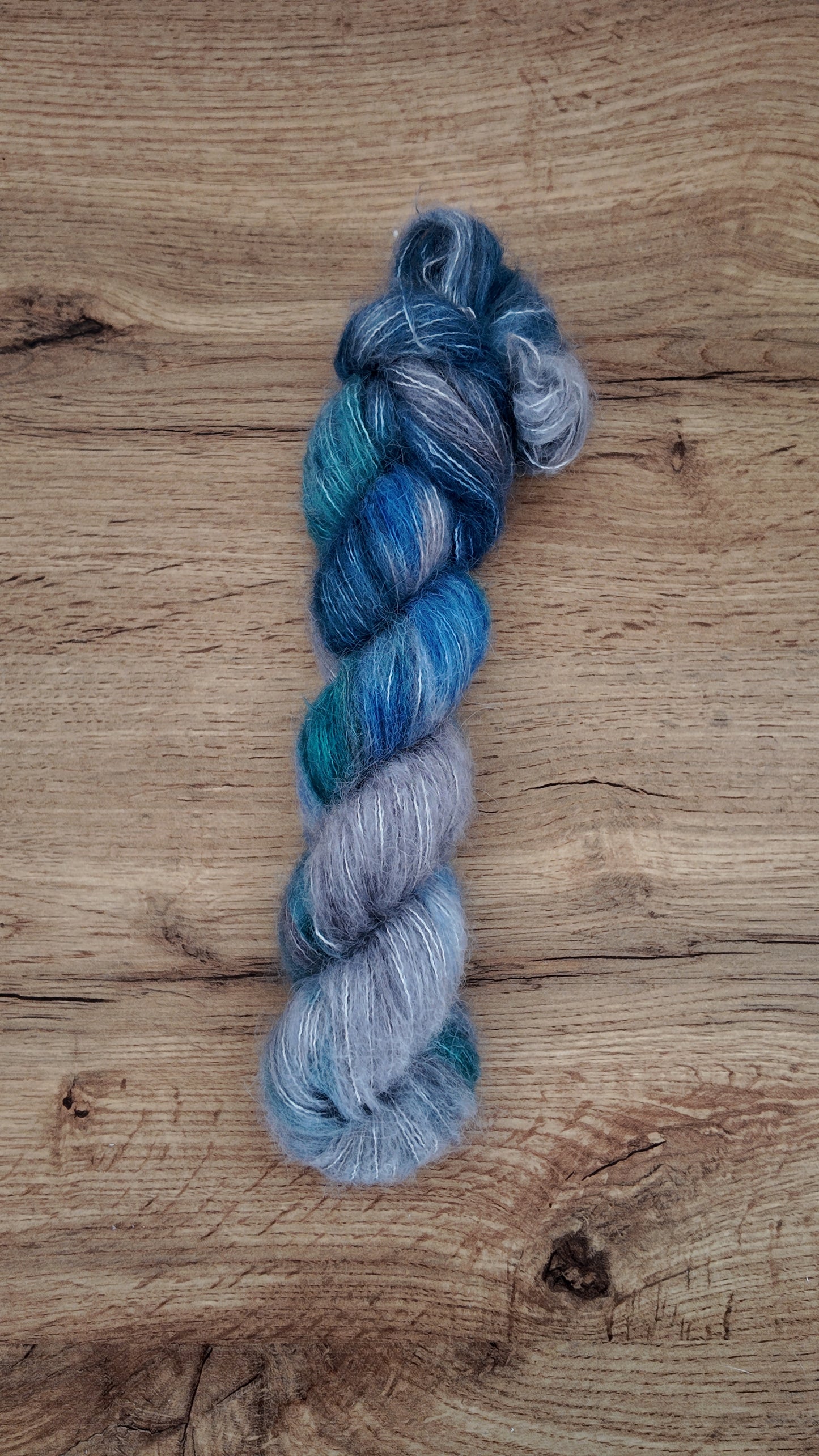 Écheveaux de laine teints à la main • Chat du Cheshire