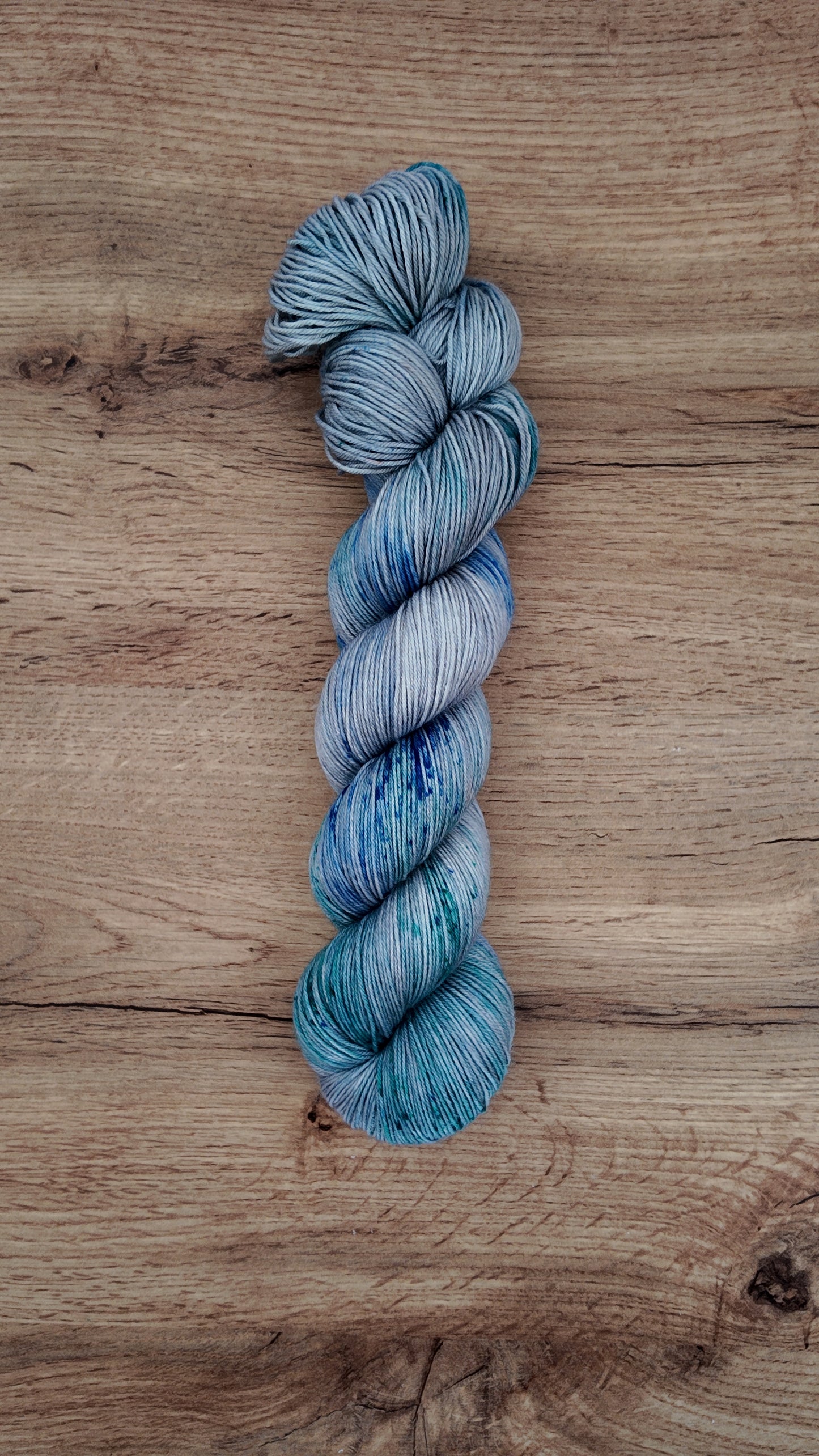 Écheveaux de laine teints à la main • Chat du Cheshire