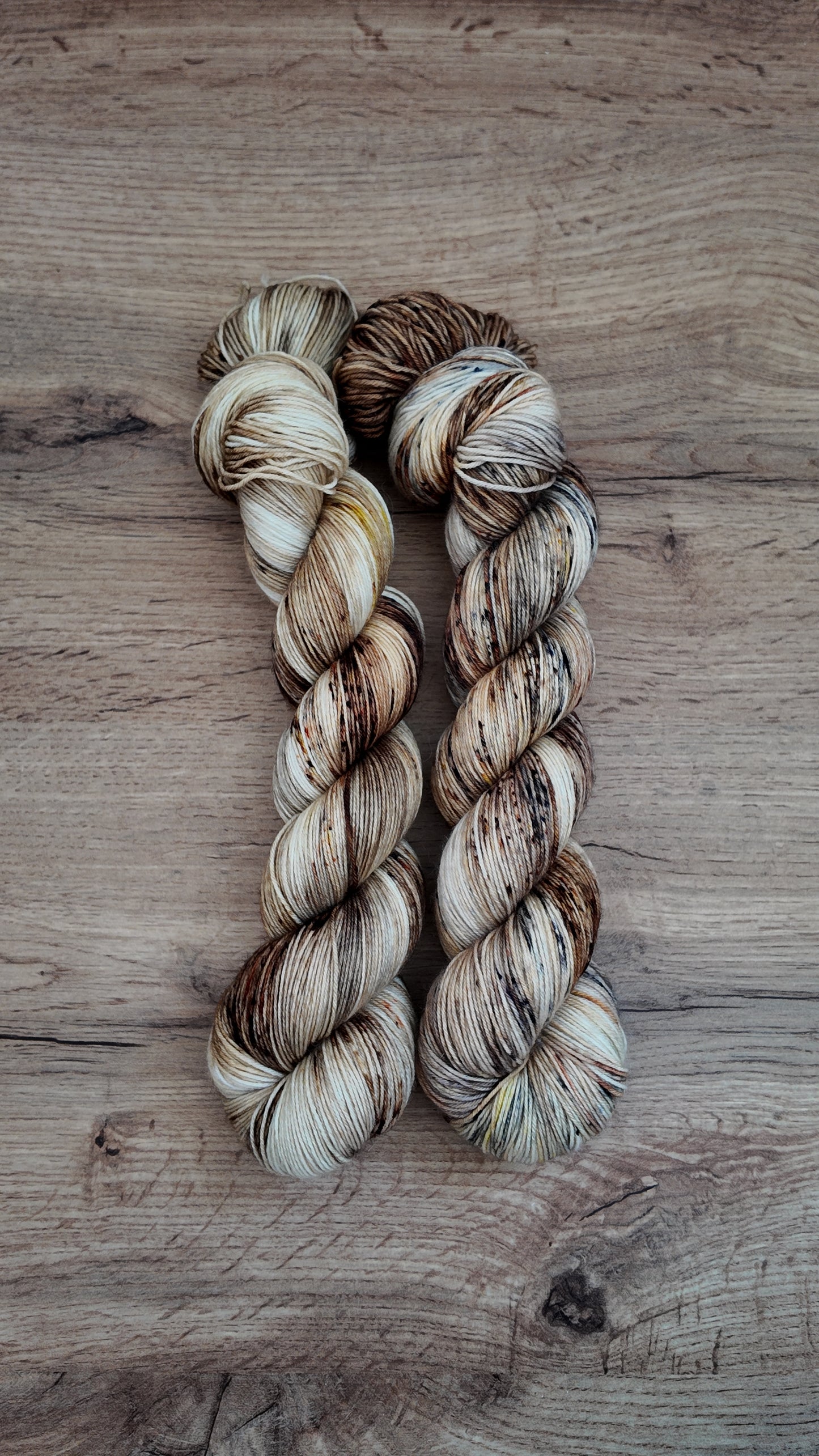 Écheveaux de laine teints à la main • Faune