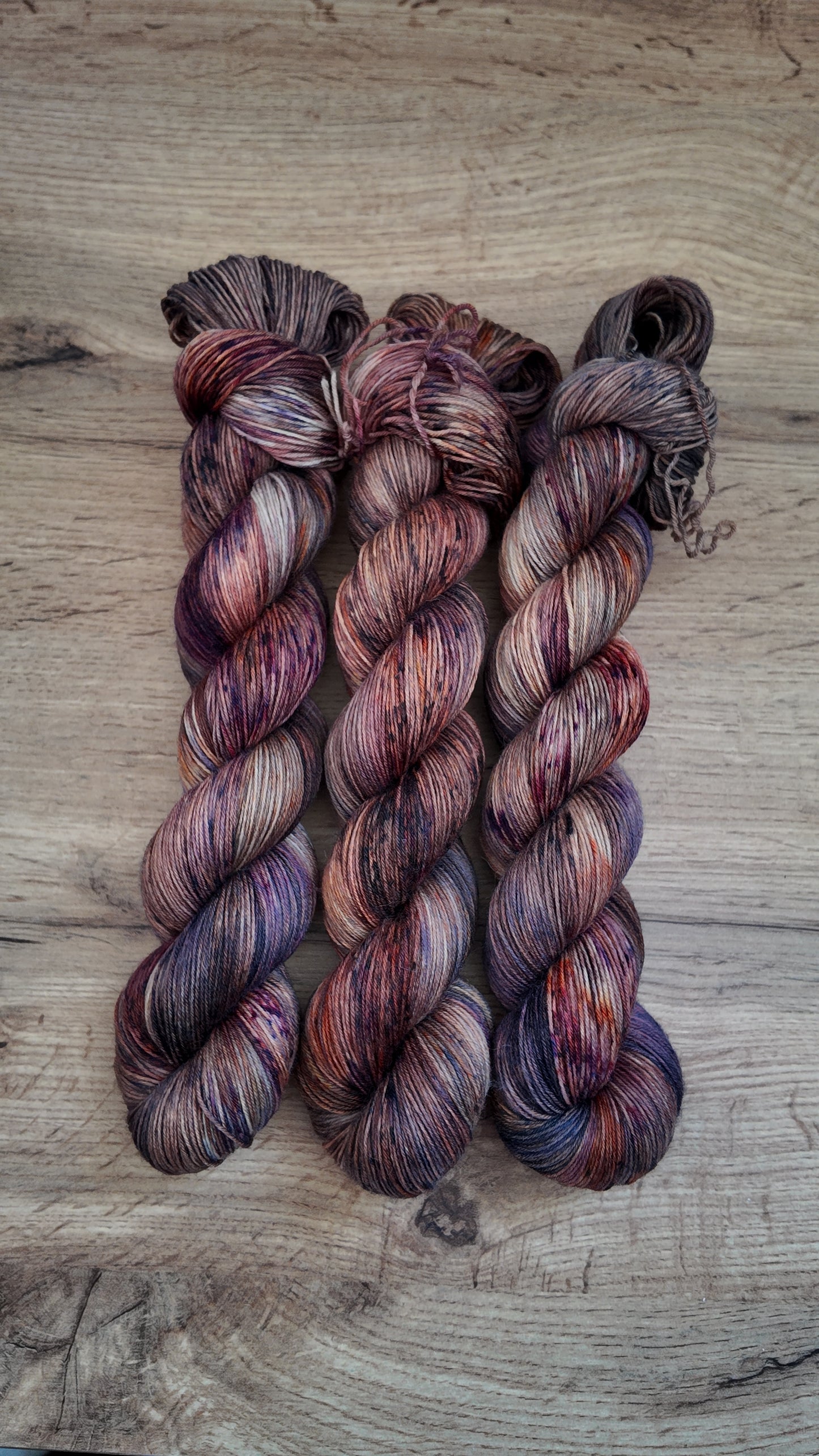 Écheveaux de laine teints à la main • Samhain