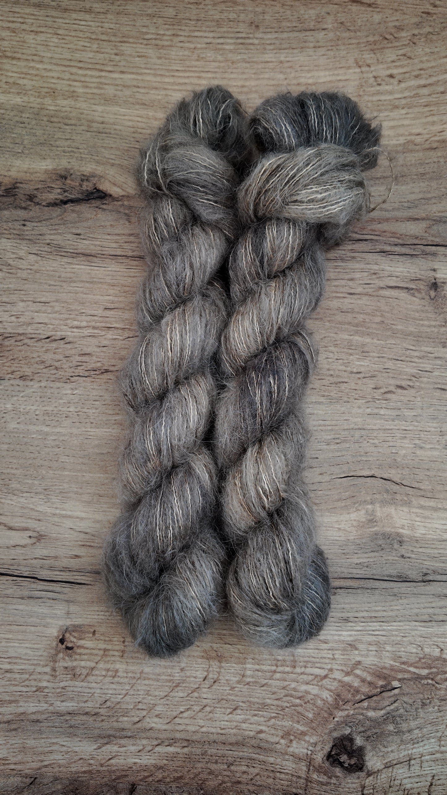 Écheveaux de laine teints à la main • Rendez-vous chez Hagrid