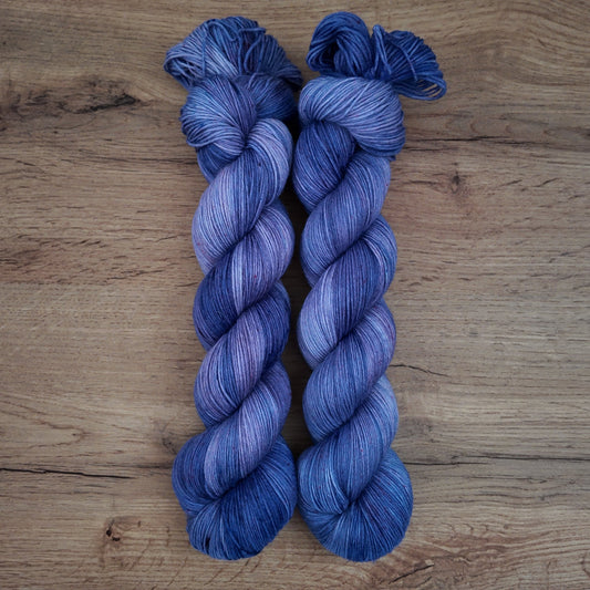 Echeveaux de laine teints à la main • Edition unique