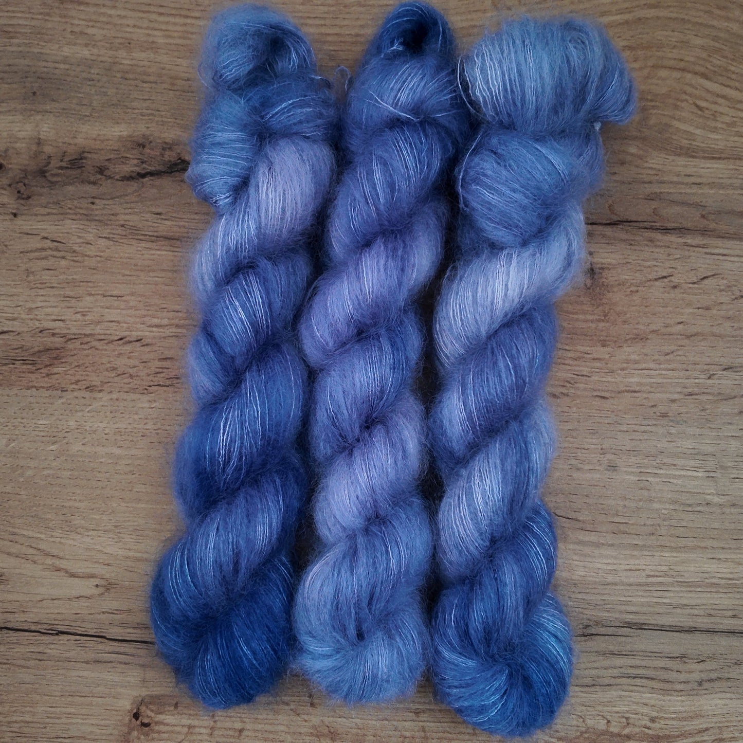 Echeveaux de Mohair teints à la main • Edition unique