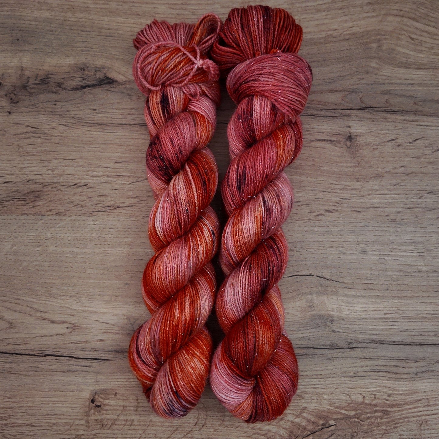 Echeveaux de laine teints à la main • Edition unique