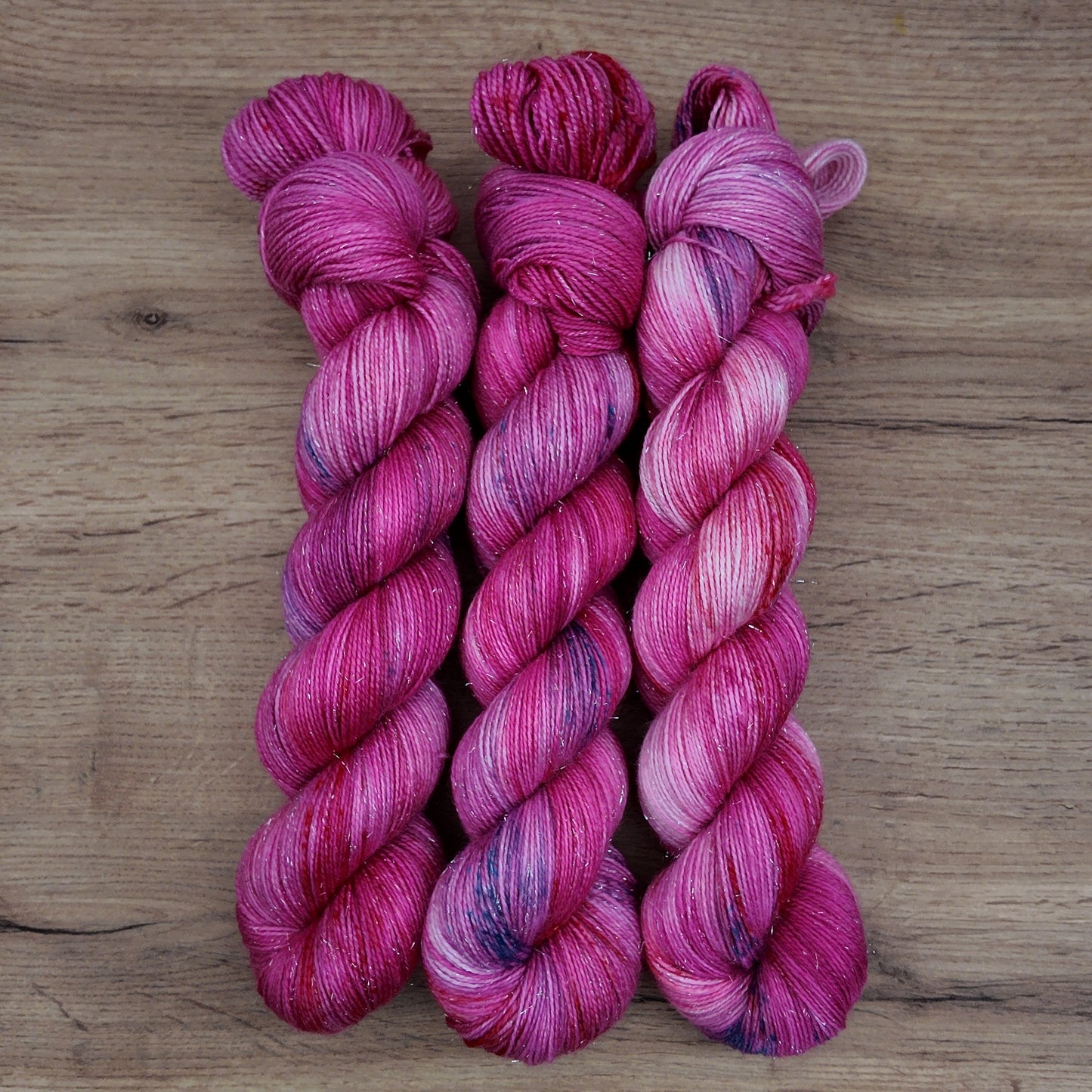 Echeveaux de laine teints à la main • Edition unique