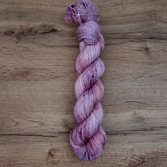 Echeveaux de laine teints à la main • Edition unique