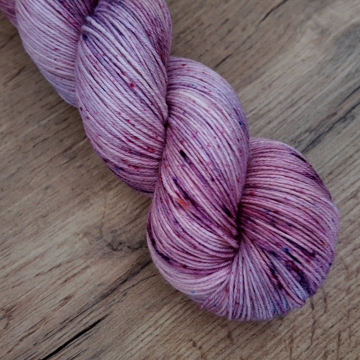 Echeveaux de laine teints à la main • Edition unique