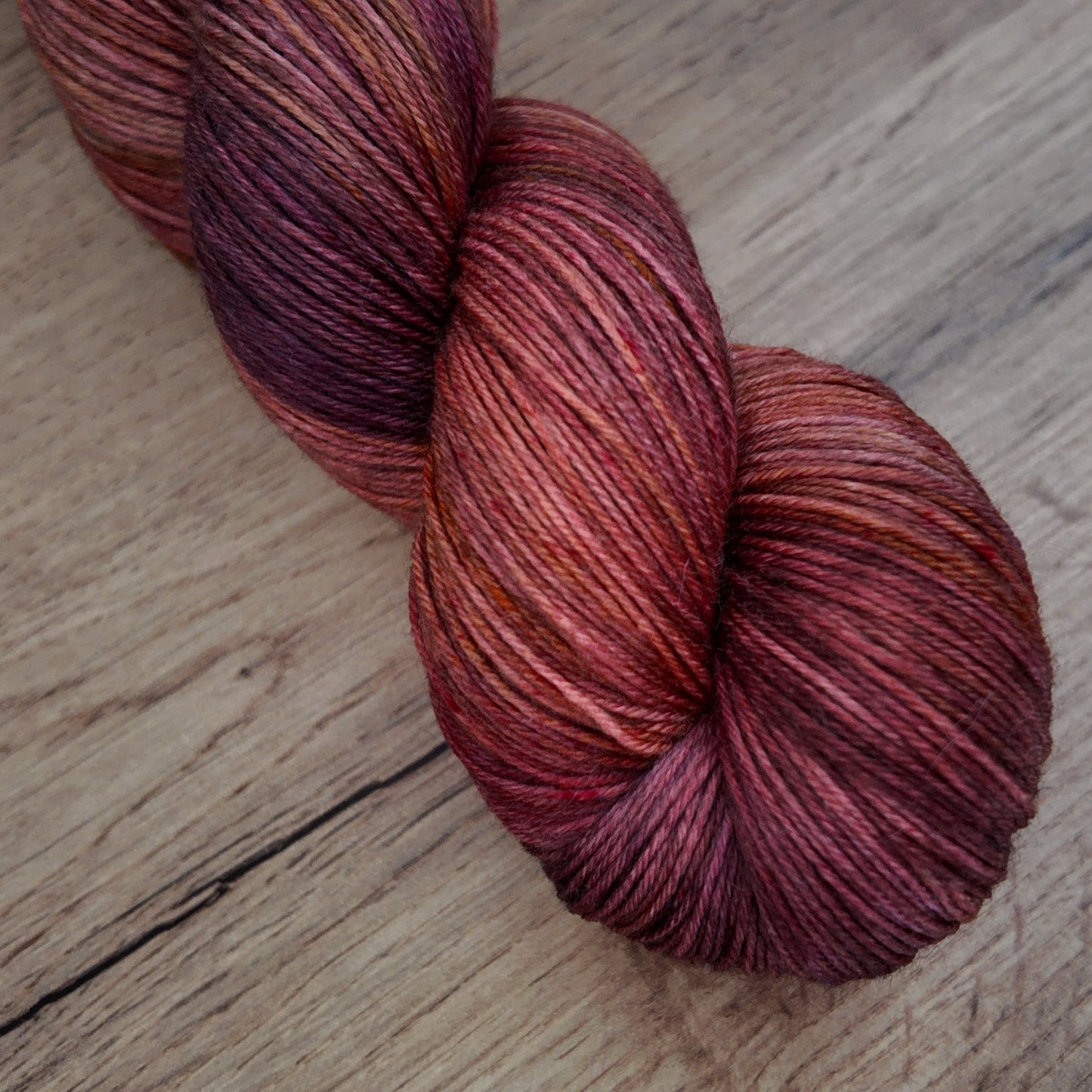 Echeveaux de laine teints à la main • Edition unique