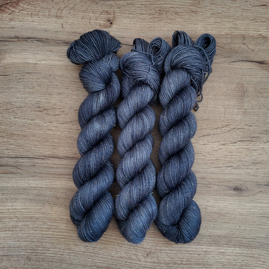 Echeveaux base Pixie Dust Silver • Nebulus