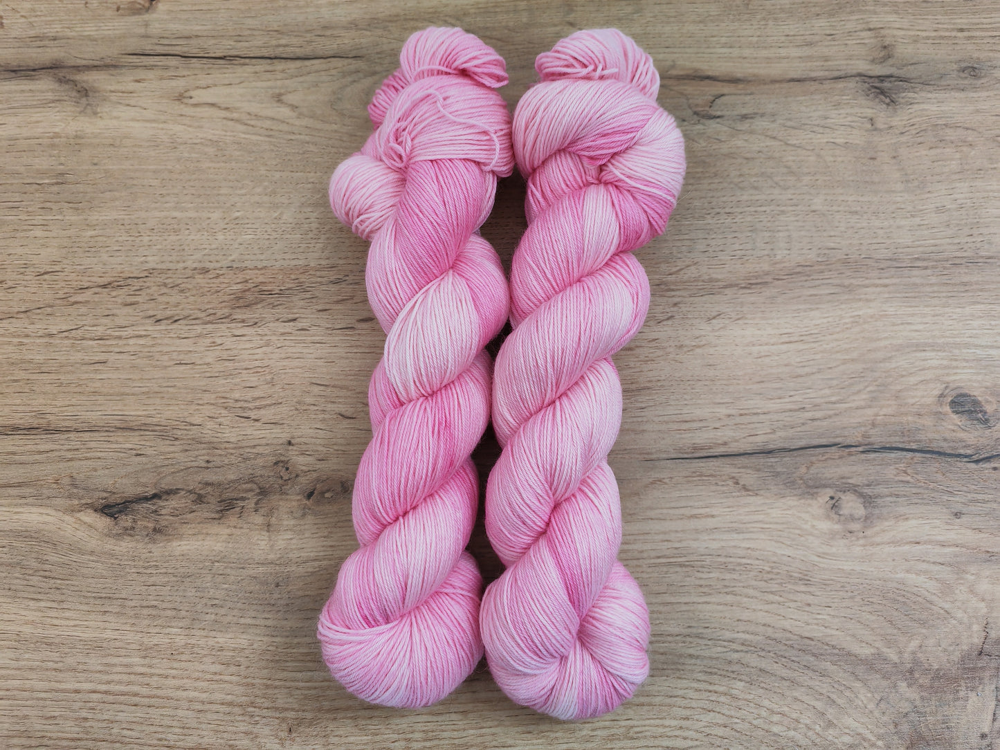 Écheveaux teints à la main • Boursoufflet