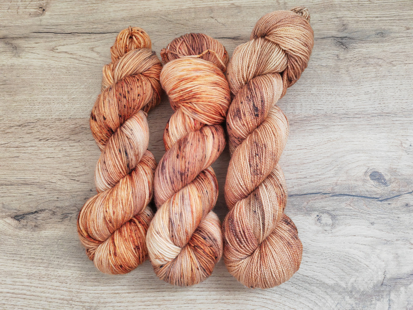 Écheveaux de laine teints à la main • Pumpkins spices