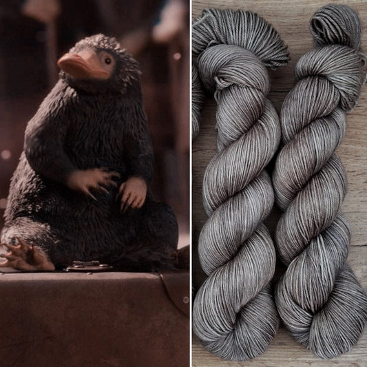 Écheveaux de laine teints à la main • A la recherche de mon Niffleur