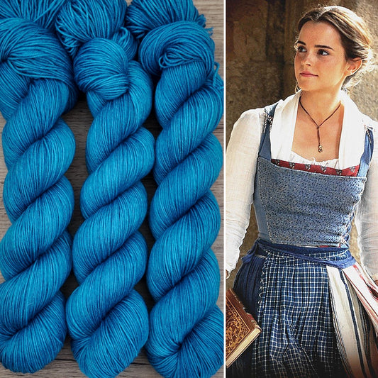 Écheveaux de laine teints à la main • La robe de Belle