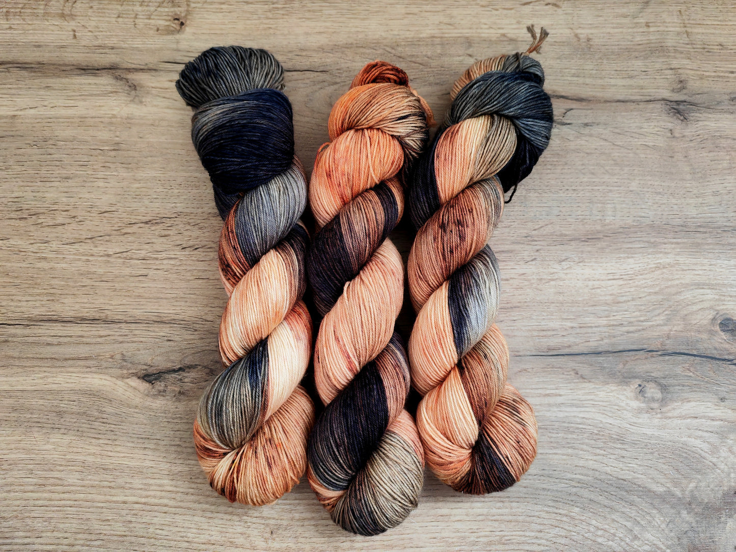 Écheveaux de laine teints à la main • Coloris Jack O'lantern